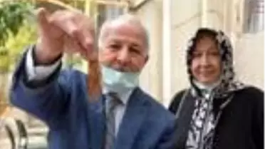 Valiye, evliliğinin ilk günlerinde eşinin pişirdiği mısırın 46 yıldır sakladığı püskülünü gösterdi