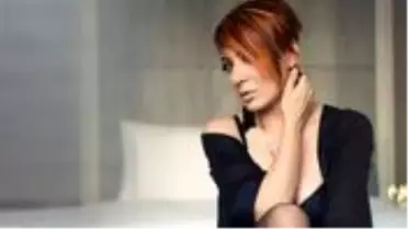 Ünlü şarkıcı Sibel Tüzün, Ankara Anlaşması'yla Londra'ya yerleşti