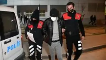 Uyuşturucudan aranan şahıs kısıtlamaya uymayınca yakalandı
