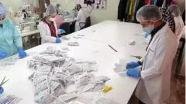 Meslek lisesi öğrencilerinden anaokulu ve ilkokullar öğrencilerine maske