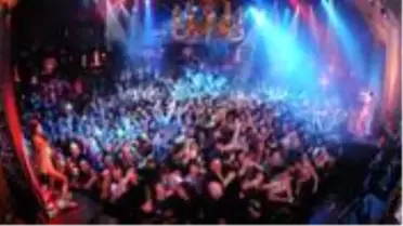 300 kişinin katıldığı ve tam 5 gün süren swinger partisi, ülkeyi alarma geçirdi! Korona vakaları arttı