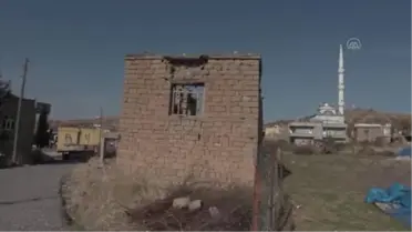 Siirt depreminde yıkılan 35 yıllık ev 2 ay önce boşaltılmış