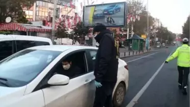 Kısıtlamanın ikinci gününde meydanlar ve yollar boş kaldı