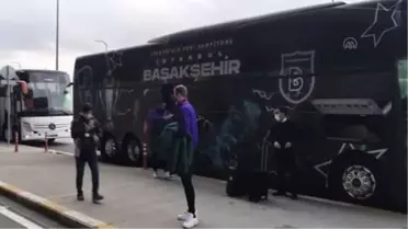 Medipol Başakşehir, Paris Saint-Germain maçı için Fransa'ya geldi