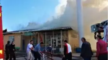 Mescitten sıçrayan alevler camiyi alev alev yaktı