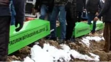 Son dakika haberi: Eski eşi tarafından öldürülen anne ve kızları son yolculuğuna uğurlandı