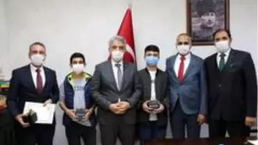 TÜBİTAK Proje Yarışmasında Türkiye birincisi olan öğrenciler ödüllendirildi