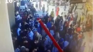 Kabataş İskelesi'nde organize yankesicilik kamerada