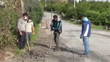Kablo hırsızlığı yüzünden internet hizmeti alamayan mahalleye yeni hat çekilmeye başlandı