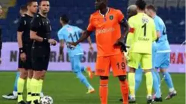 Demba Ba kaptan olarak sahada