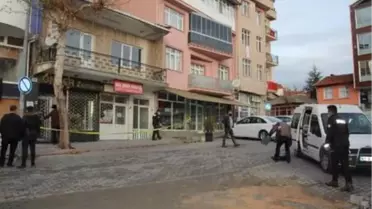 Kuyumcuyu soymaya çalışan şüpheliler, esnafın tepkisinden korkup, kaçtı