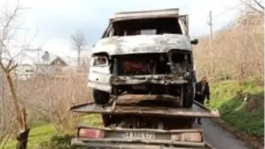 Son dakika haber! Alevlere teslim olan kamyoneti gönüllü itfaiyeciler söndürdü