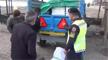 Beypazarı'nda traktör römorklarına reflektör takıldı
