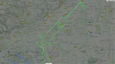 Genç pilot, halkı aşı konusunda bilinçlendirmek için gökyüzüne dev şırınga resmi çizdi