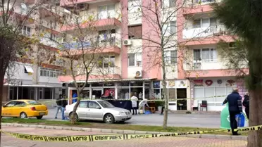 Son dakika haberi: Babasını sokak ortasında sopayla öldürdü