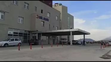KAHRAMANMARAŞ - İki otomobil çarpıştı: 9 yaralı