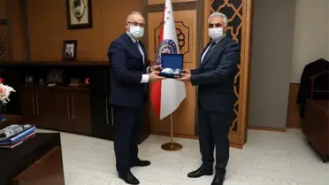 Rektör Ünal'dan iş birliği temasları