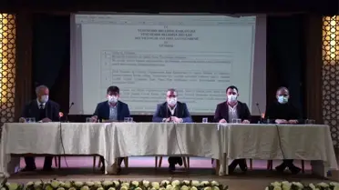 Yunusemre'de pandemide sıkıntı yaşayan esnafa destek