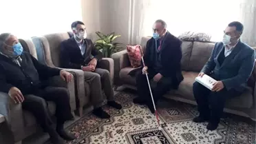 Camide beş vakit namaz kılan engelliye ziyaret