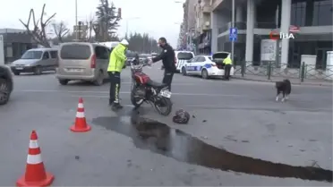Motosiklet tramvay ile çarpıştı: 1 yaralı