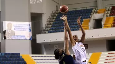 Kadınlar Basketbol Süper Ligi: Çukurova Basketbol: 64 - Fenerbahçe: 71
