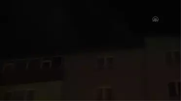 7 katlı binanın çatısında çıkan yangın hasara yol açtı