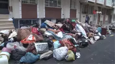 Esenler'de bir evden 3 kamyon çöp çıkartıldı