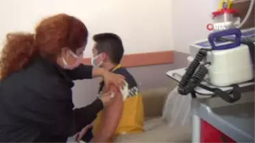 Ayvalık'ta Covid-19 aşısı uygulanmaya başladı