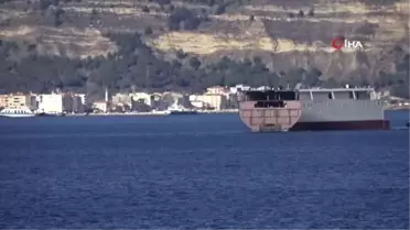 Dev geminin yarısı Çanakkale Boğaz'dan geçti