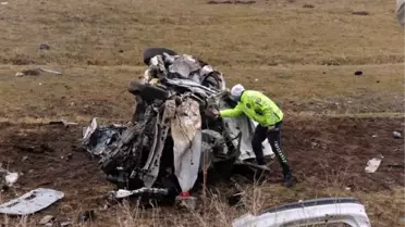 Bingöl'de 2 otomobil çarpıştı: 1 ölü, 2 yaralı