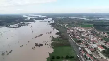 KIRKLARELİ - Yer yer taşkın yapan Ergene Nehri'nin debisi düşmeye başladı