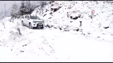 Kar nedeniyle mahsur kalan hastanın imdadına belediye ekipleri yetişti