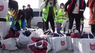 Konteyner kentte kalan bin 23 depremzede çocuğa kışlık hediye
