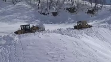 Karla mücadele ekipleri çalışmalarına devam ediyor