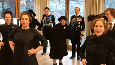 'Kraliçe' ile 'başbakan' omuz omuza dansta