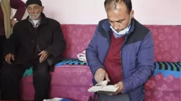 'Yürüyen tarih' Dursun Dede, 71 yıldır önemli olayları not alıyor