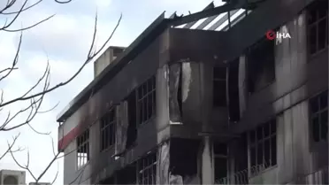 Ümraniye'de yanan fabrikada itfaiye ekiplerinin çalışması sürüyor