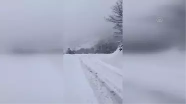 KASTAMONU - Rahatsızlanan hasta, paletli kar ambulansıyla hastaneye kaldırıldı