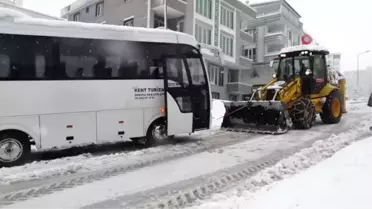 Atakum Belediyesi tüm ekipleriyle karla mücadelede