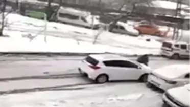 Esenyurt'ta kayan aracını durdurmak için direksiyondan indi önüne atladı