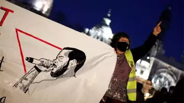 İspanya'da rapçi Pablo Hasel'in destekçileri sokaklara döküldü