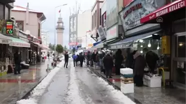 Kar yağışının ardından vatandaşların hamsiye talebi arttı