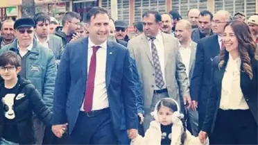 Konya'da 'yırtılan afiş' nedeniyle öldürülen belediye başkanının annesi: Torunlarım karnelerini babalarının mezarına götürdü
