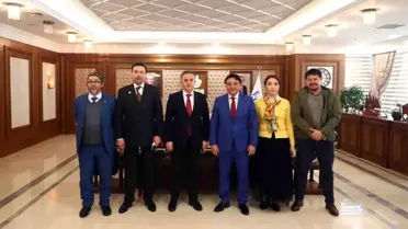 Kazakistanlı siyasetçi ve iş adamları Bağcılar Belediyesi'ni ziyaret etti