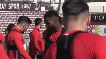 Son dakika spor: Süper Lig'in en golcü futbolcusu Boupendza, takımı Hatayspor'da kaldı