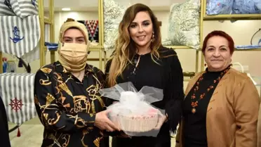 Aslı Hünel ilk kez nakış işledi, ipi kopardı, ceza olarak şarkı söyledi