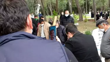 Şizofren oğlunun öldürdüğü anne gözyaşları arasında toprağa verildi
