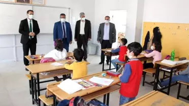 Müdür Tunçmen, okullarda incelemede bulundu