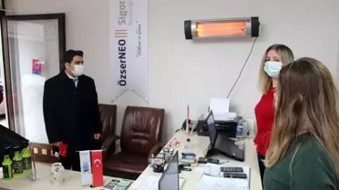 Kaymakam Kini'den bayanlara çiçek