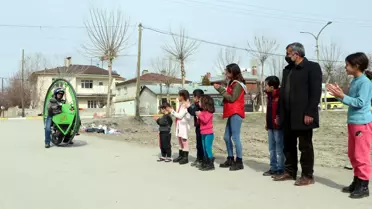 Tek tekerlekli motosiklet yaptı, gören hayran kaldı